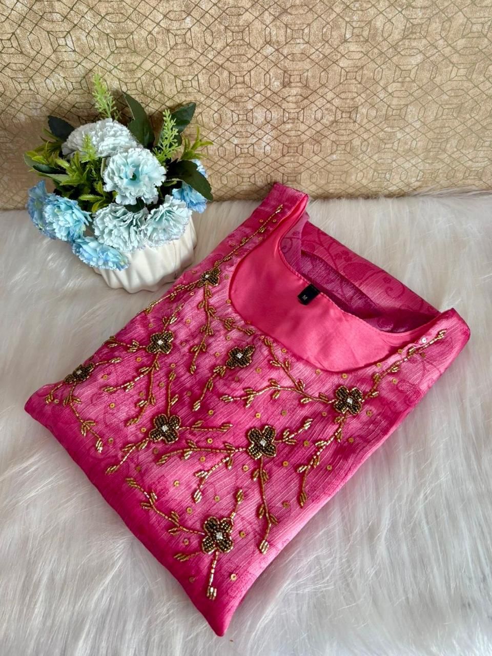 1. A Beautiful Handwork Kurthi