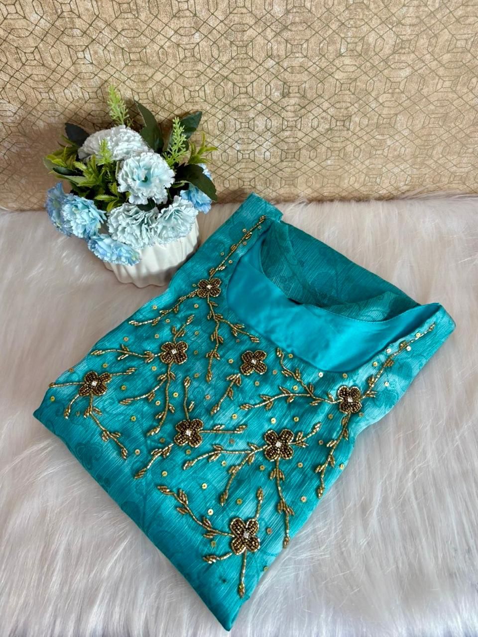 1. A Beautiful Handwork Kurthi